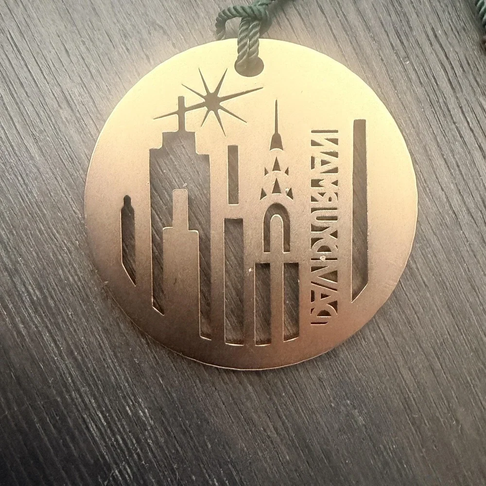 David Yurman Gold Metal‎ NYC Skyline Bauble Ornament Green Cord Christmas Tree